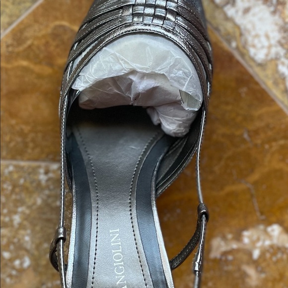 Silver heels - Picture 4 of 9